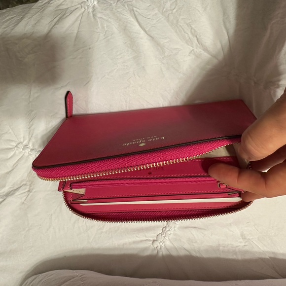 Kate Spade ♠️ Wallet - Picture 2 of 3